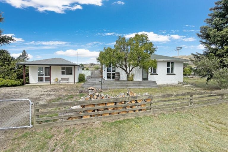 Photo of property in 12 Hawthorne Avenue, Patearoa, 9398
