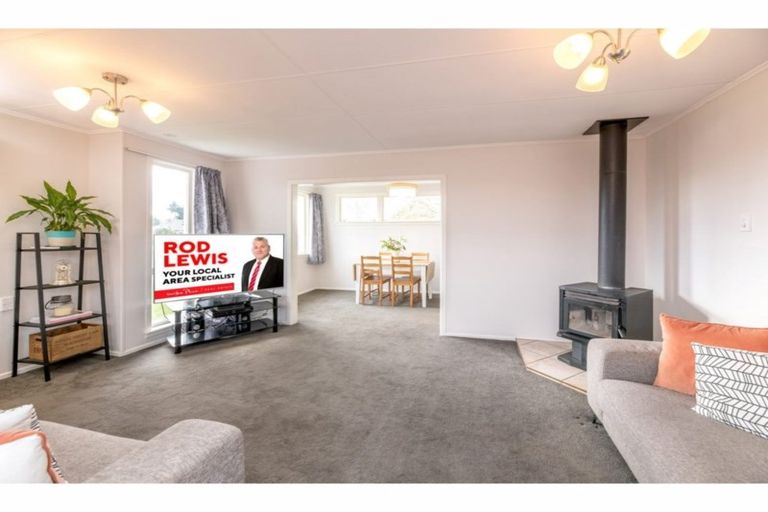 Photo of property in 127 Northcote Road, Northcote, Christchurch, 8052