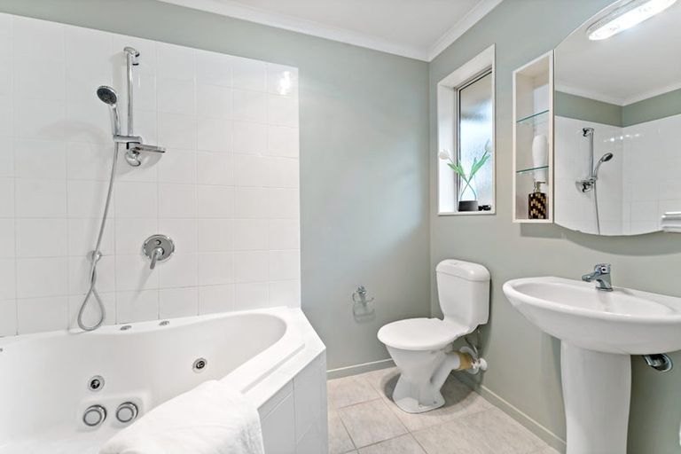 Photo of property in 12 Redcastle Drive, East Tamaki, Auckland, 2013