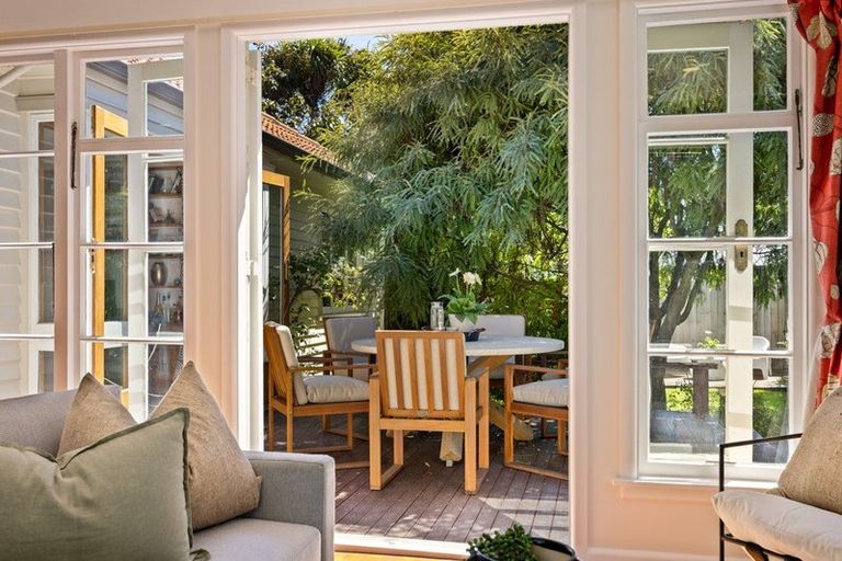 Photo of property in 100 Brookside Terrace, Bryndwr, Christchurch, 8053