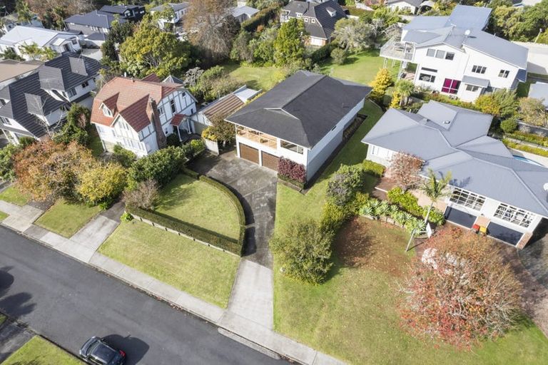 Photo of property in 3 Sea View Terrace, Cockle Bay, Auckland, 2014