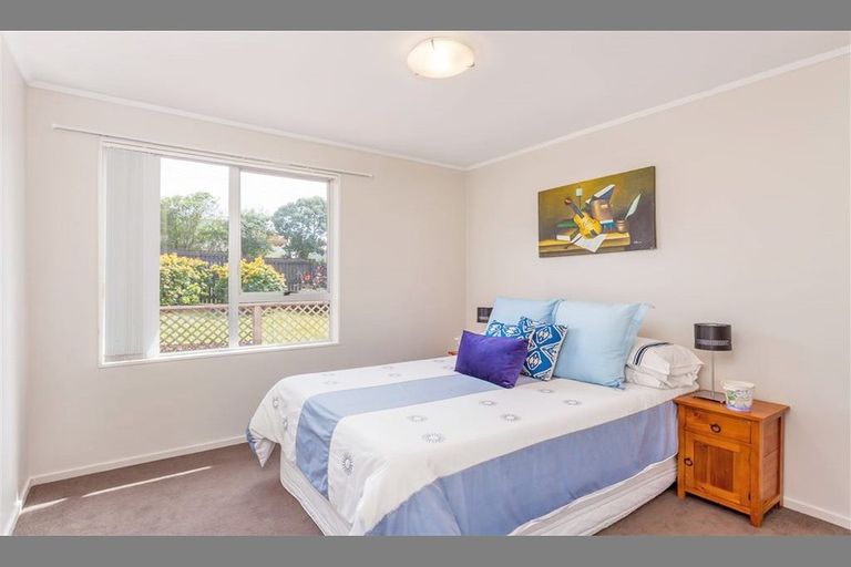 Photo of property in 51 Triangle Road, Massey, Auckland, 0614