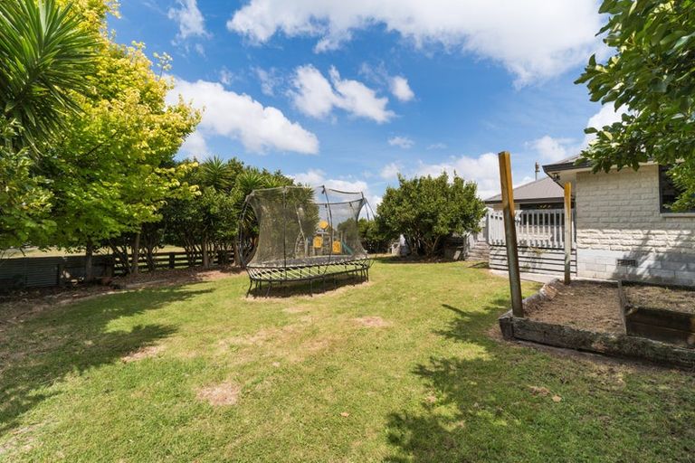 Photo of property in 49 Schnell Drive, Kelvin Grove, Palmerston North, 4414