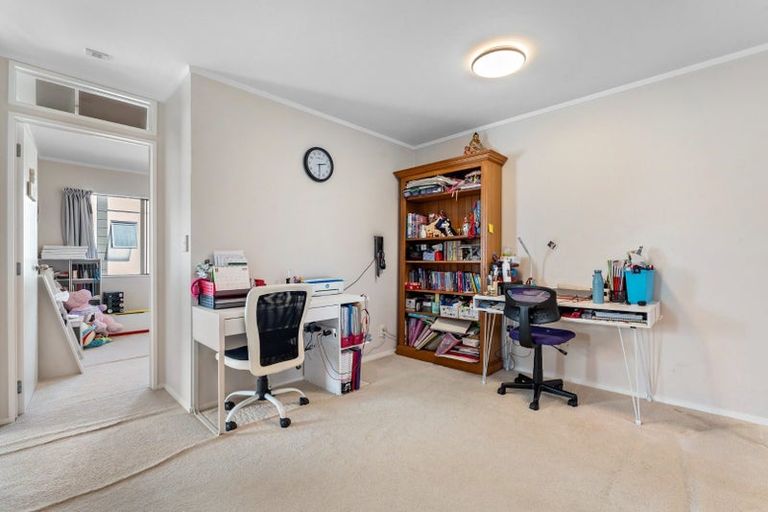 Photo of property in The Haven, 22/120 Beach Haven Road, Beach Haven, Auckland, 0626