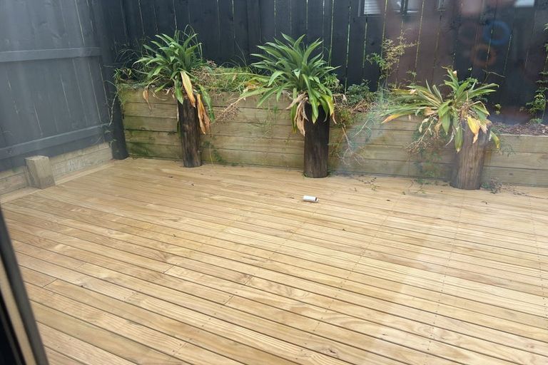 Photo of property in 35c Cedar Heights Avenue, Massey, Auckland, 0614