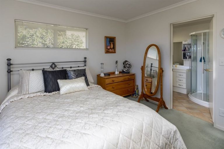 Photo of property in 1/25 Little Barrier Avenue, Manly, Whangaparaoa, 0930