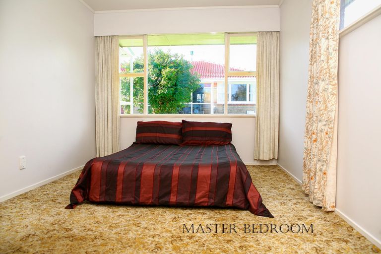 Photo of property in 2/55 Orams Road, Hillpark, Auckland, 2102