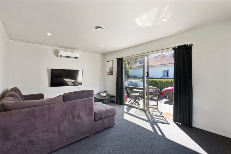 Photo of property in 2/64 Crofton Road, Harewood, Christchurch, 8051