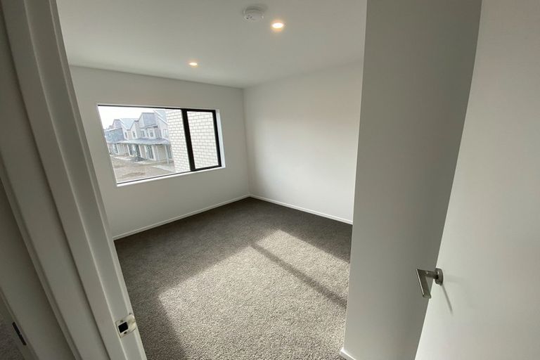 Photo of property in 8 Desalt Drive, Hobsonville, Auckland, 0616