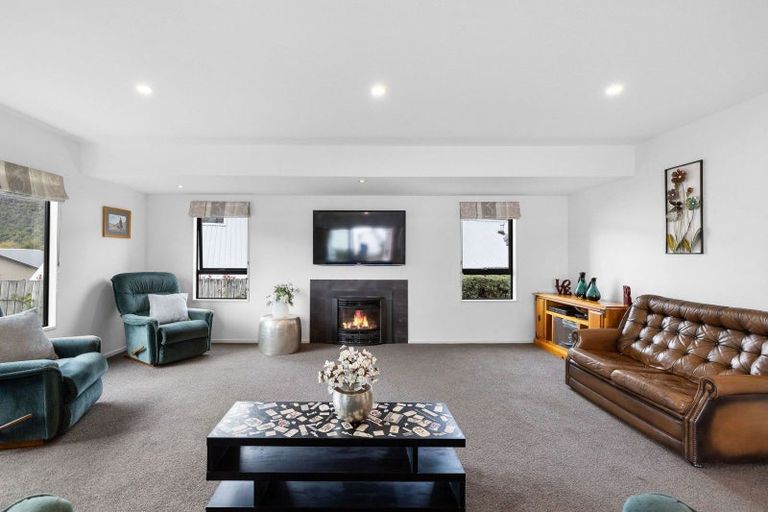 Photo of property in 19 Bracken Street, Arrowtown, 9302