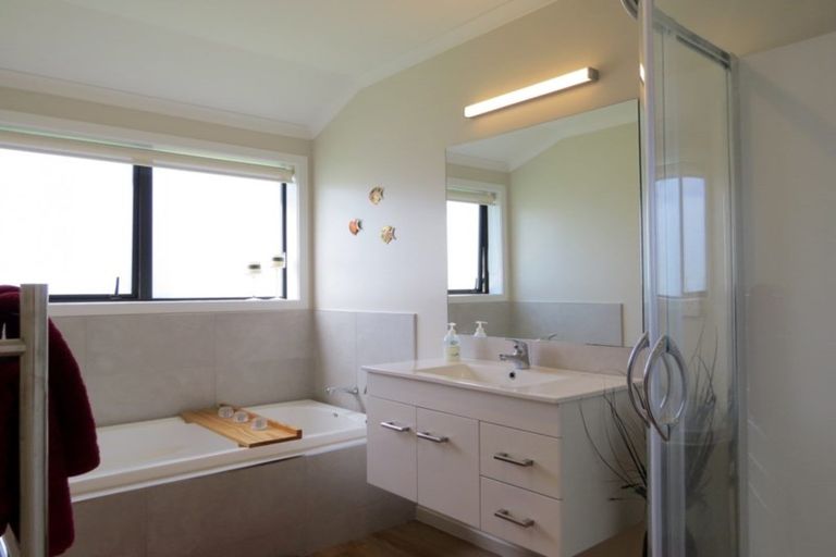 Photo of property in 4 Koromiko Drive, Coromandel, 3506