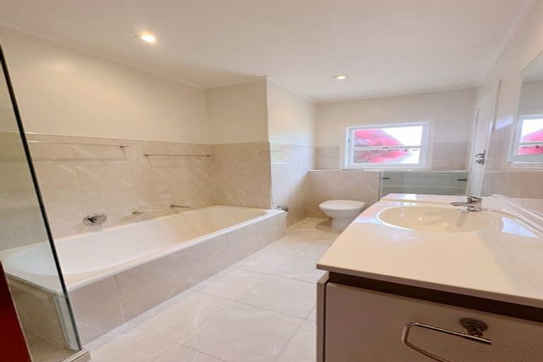 Photo of property in 16 Matangi Road, Mount Wellington, Auckland, 1060