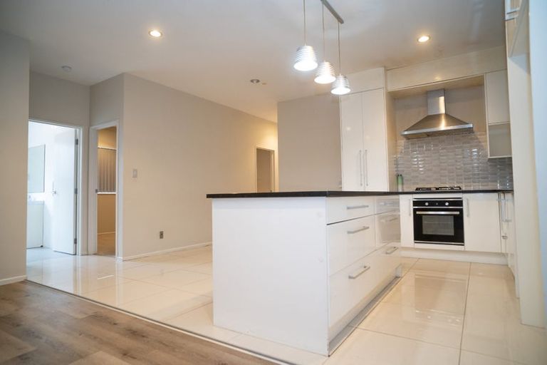 Photo of property in 17 Clendon Place, Manurewa, Auckland, 2102