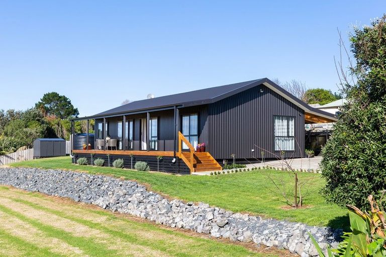 Photo of property in 2630 Awhitu Road, Awhitu, Waiuku, 2684