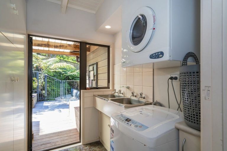 Photo of property in 3 Puriri Place, Whitianga, 3510