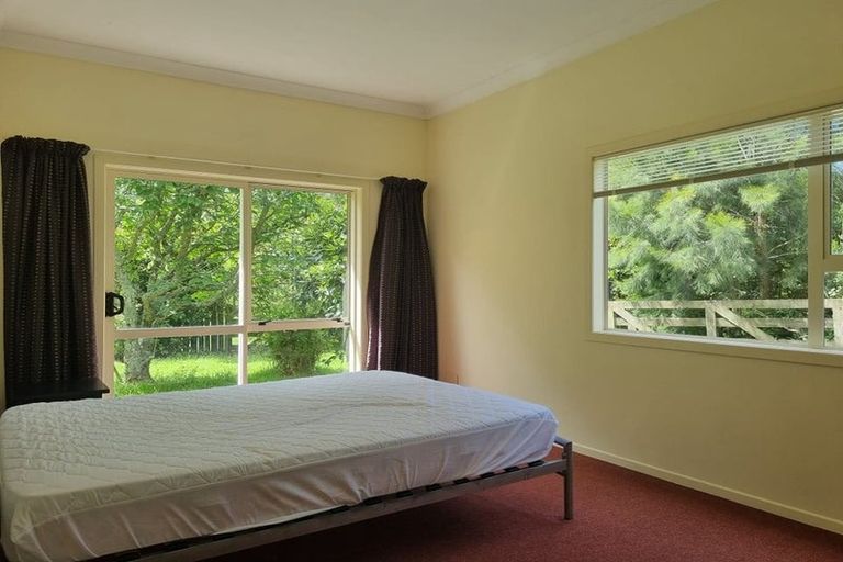 Photo of property in 535 South Road, Omata, New Plymouth, 4374