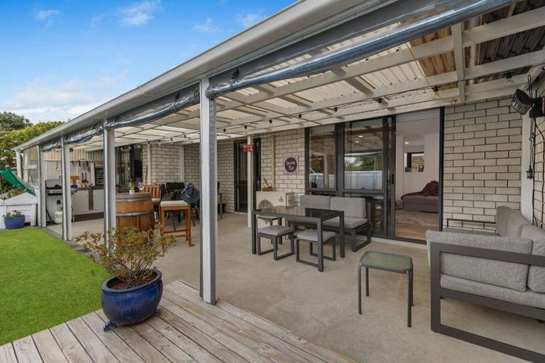 Photo of property in 2 Carrington Drive, Papamoa Beach, Papamoa, 3118