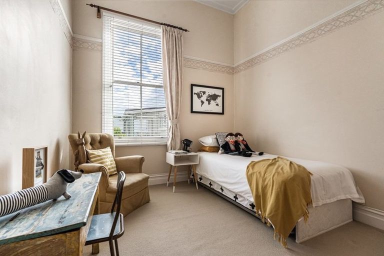 Photo of property in 125 Vauxhall Road, Narrow Neck, Auckland, 0624