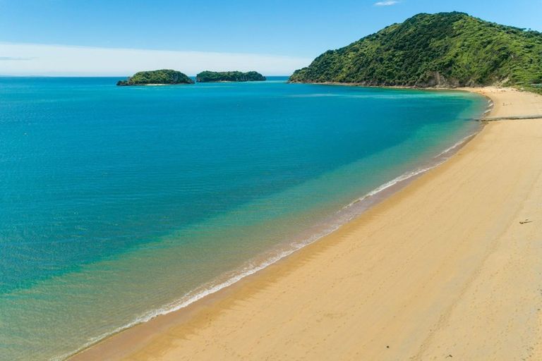 Photo of property in 14 Peninsula Road, Tata Beach, Takaka, 7183