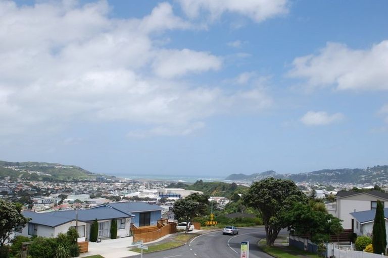 Photo of property in 11/32 Akaroa Drive, Maupuia, Wellington, 6022