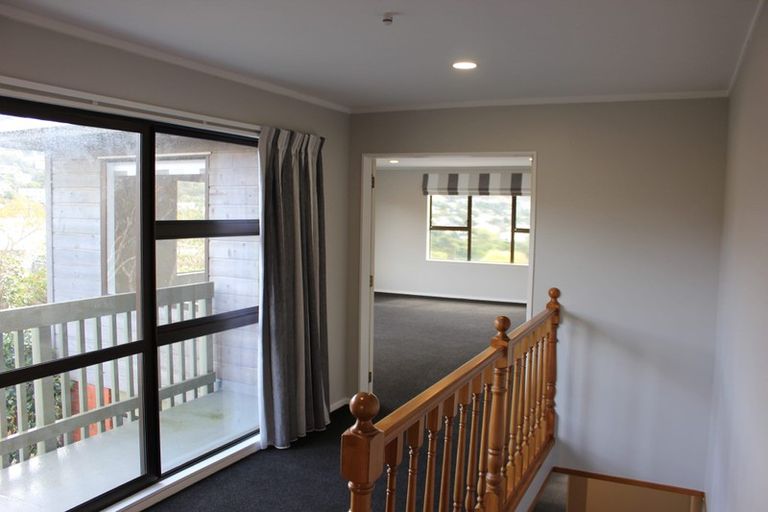 Photo of property in 33 Trelissick Crescent, Ngaio, Wellington, 6035