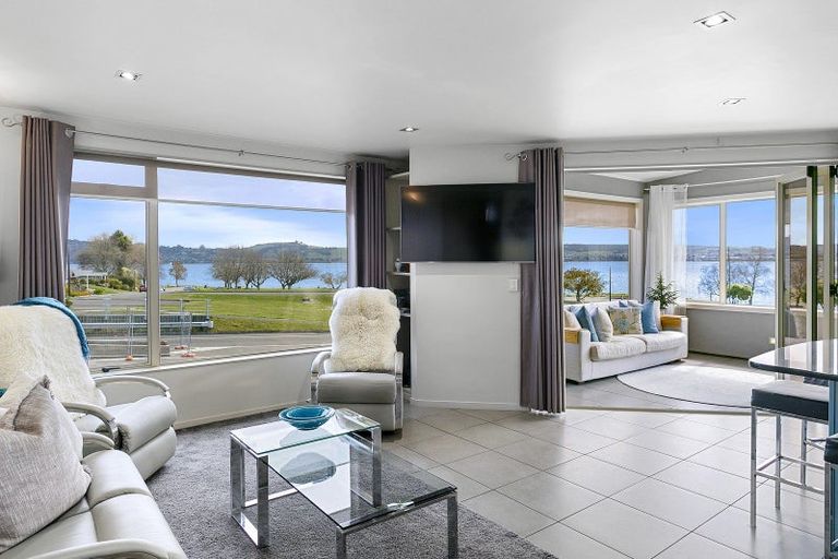 Photo of property in 382 Lake Terrace, Two Mile Bay, Taupo, 3330