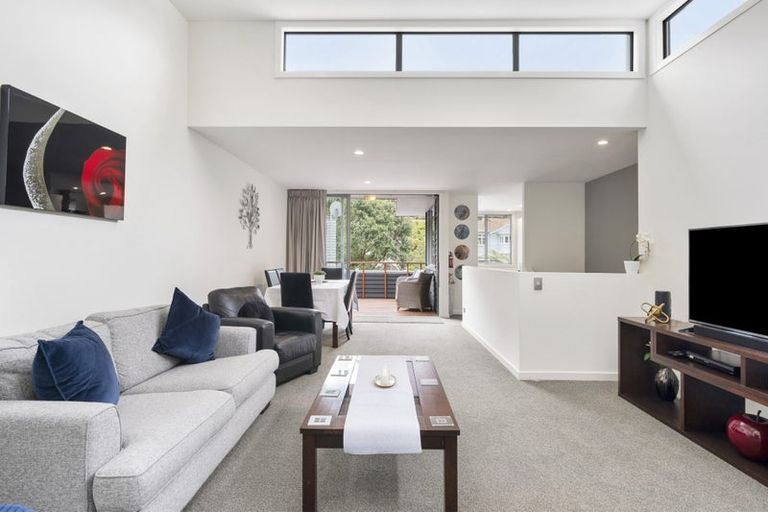 Photo of property in 37c Ngaio Road, Kelburn, Wellington, 6012