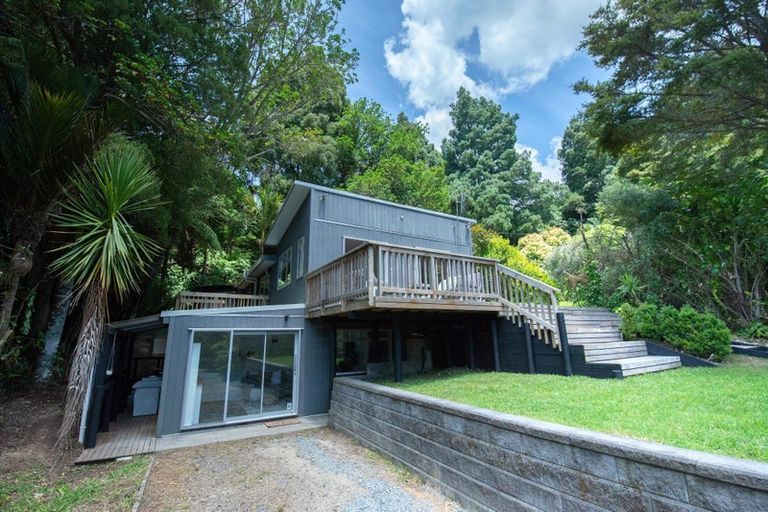 Photo of property in 37 Western Road, Laingholm, Auckland, 0604