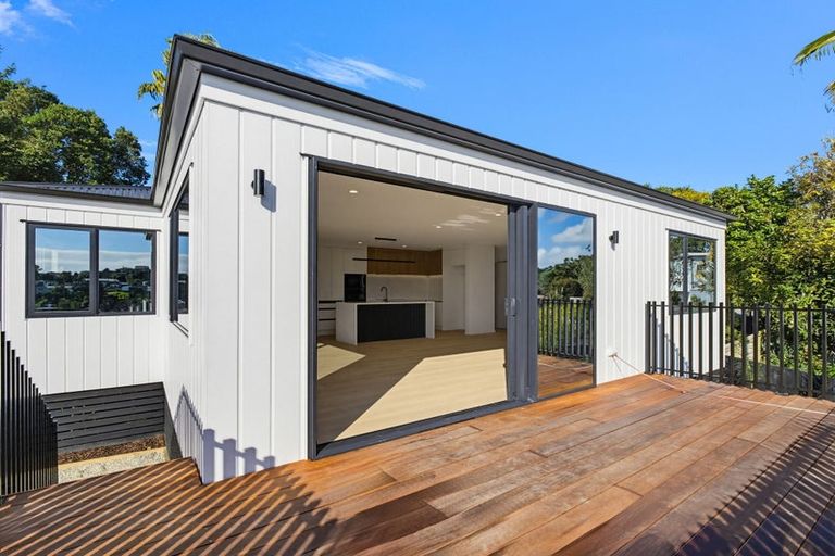 Photo of property in 8a Cedar Terrace, Stanmore Bay, Whangaparaoa, 0932