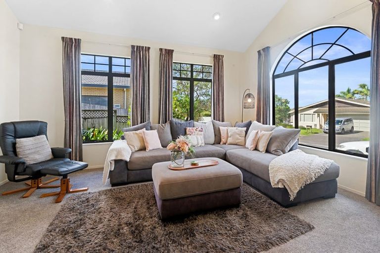 Photo of property in 24 Coventry Way, Long Bay, Auckland, 0630