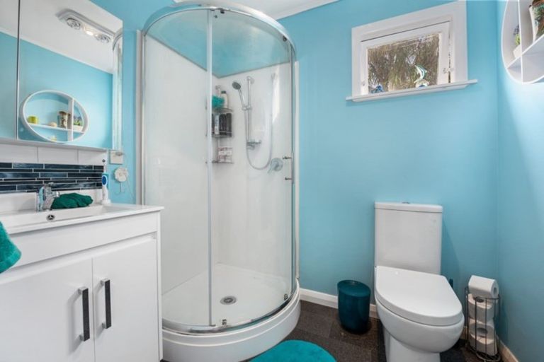 Photo of property in 42a Kowhai Avenue, Ebdentown, Upper Hutt, 5018