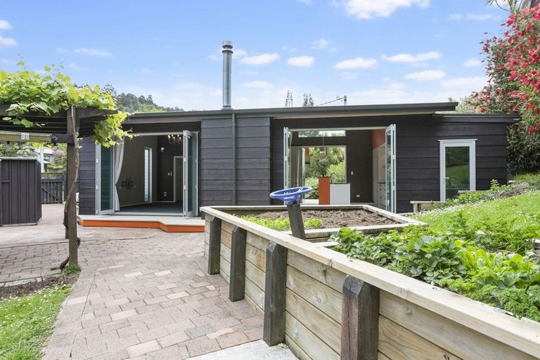 Photo of property in 5 Jays Road, Titirangi, Auckland, 0604