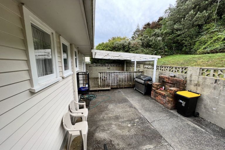 Photo of property in 10 Lomita Road, Johnsonville, Wellington, 6037