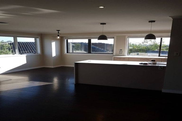 Photo of property in 16 Hetherington Road, Ranui, Auckland, 0612