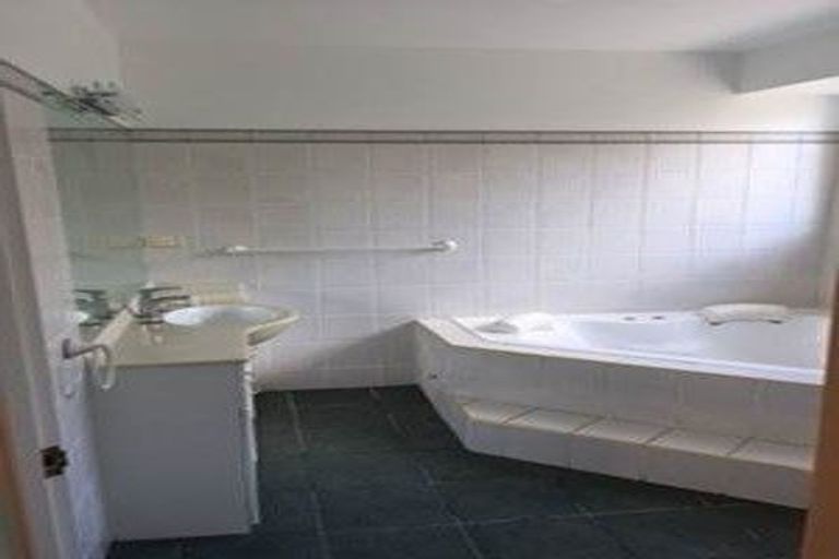 Photo of property in 21 Monterey Place, Parklands, Christchurch, 8083