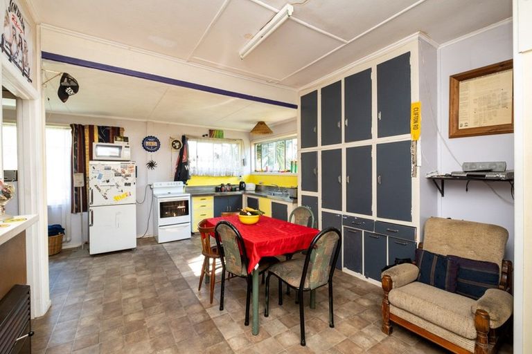 Photo of property in 323 Clifton Road, Te Awanga, 4102