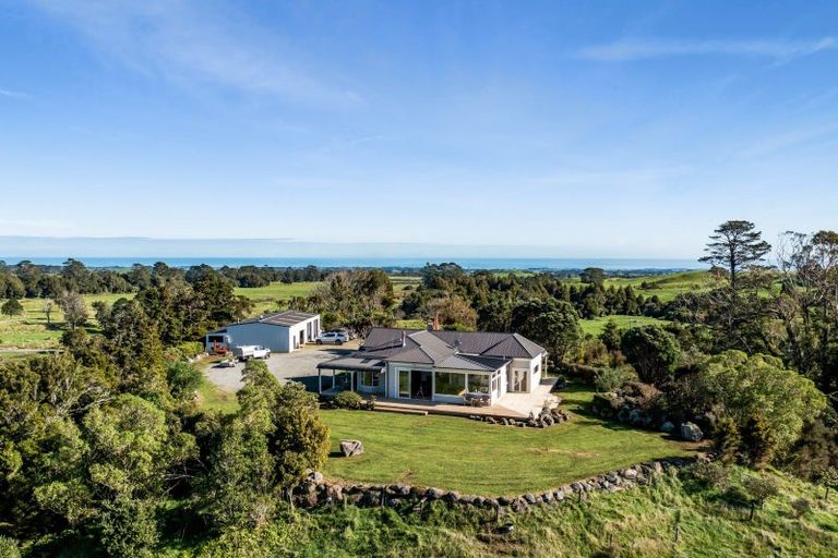 Photo of property in 3095 Carrington Road, Okato, New Plymouth, 4381