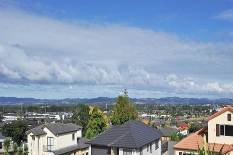 Photo of property in 55 Saralee Drive, Manurewa, Auckland, 2105