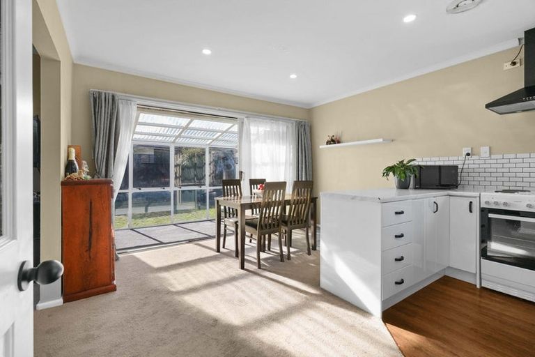 Photo of property in 13 Kathleen Crescent, Hornby, Christchurch, 8042