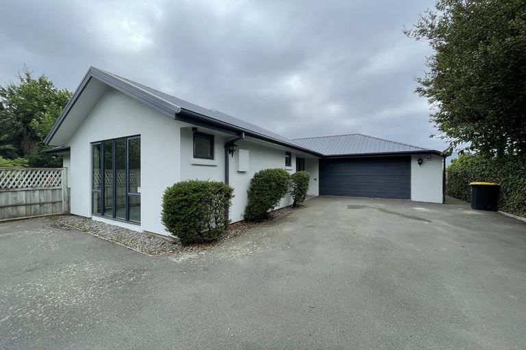 Photo of property in 52a Hounslow Street, Ilam, Christchurch, 8041