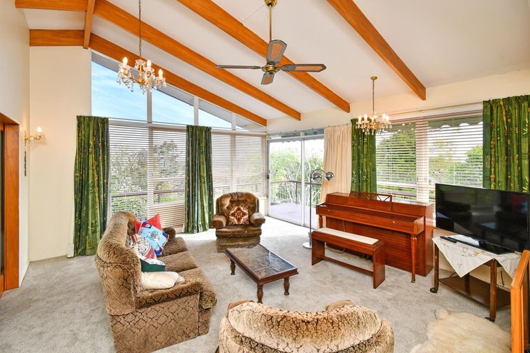 Photo of property in 3 Brooke Road, Red Hill, Papakura, 2110