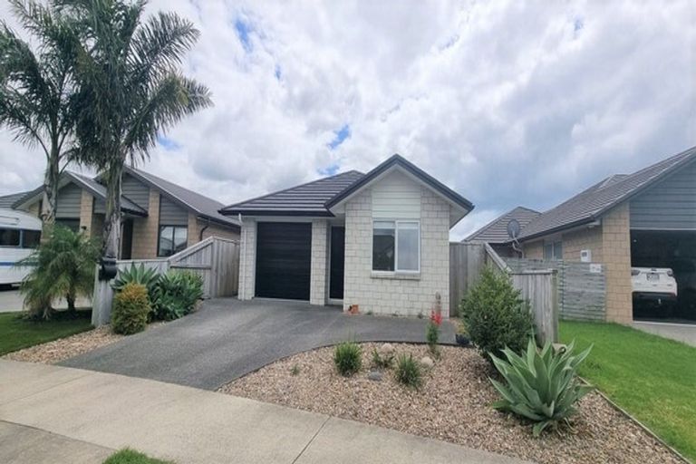 Photo of property in 32 Cupples Street, Papamoa Beach, Papamoa, 3118