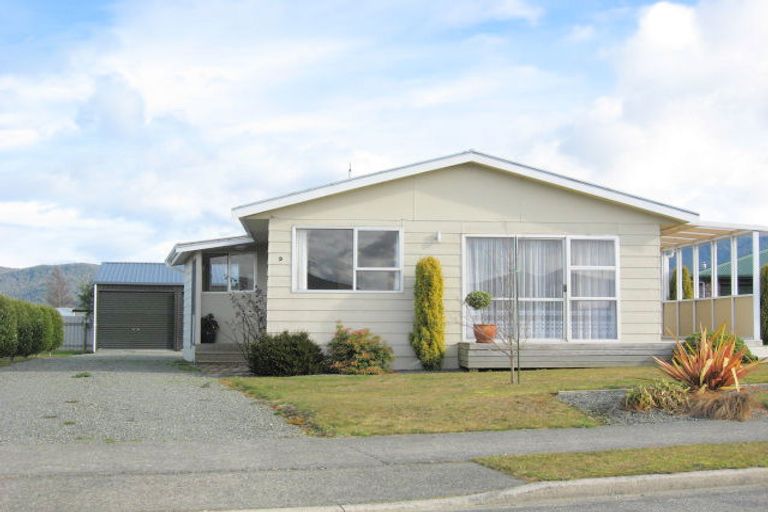 Photo of property in 9 Kepler Place, Te Anau, 9600