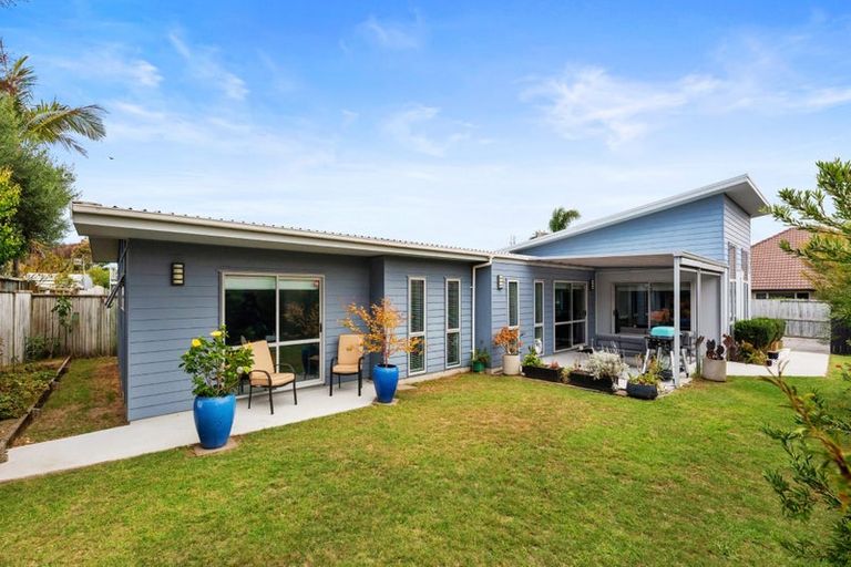 Photo of property in 17 Excelsa Place, Papamoa Beach, Papamoa, 3118