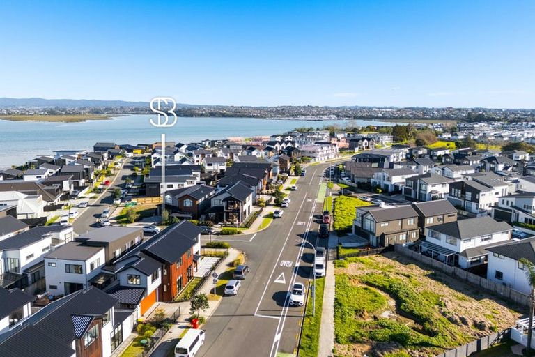Photo of property in 2 Picnic Point Road, Hobsonville, Auckland, 0616