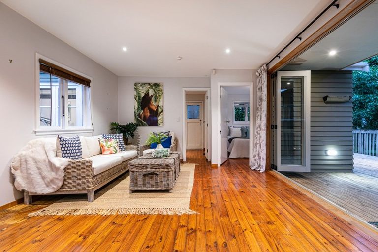 Photo of property in 7 Tipau Street, Torbay, Auckland, 0630