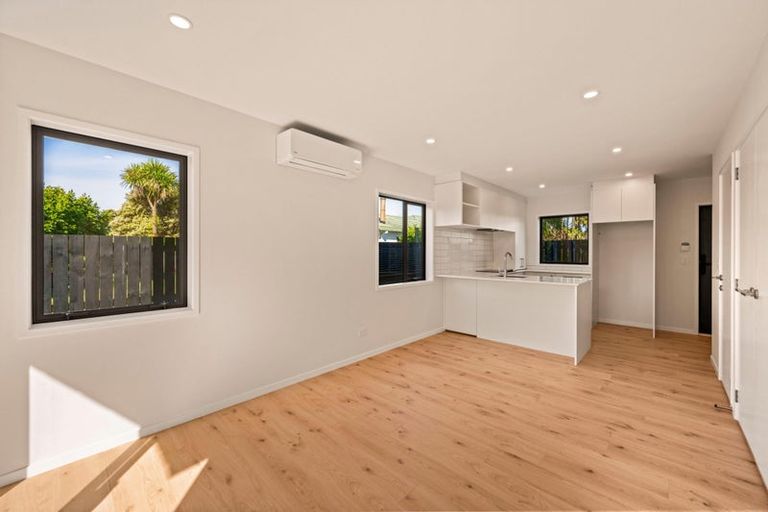 Photo of property in 7/721 Te Atatu Road, Te Atatu Peninsula, Auckland, 0610