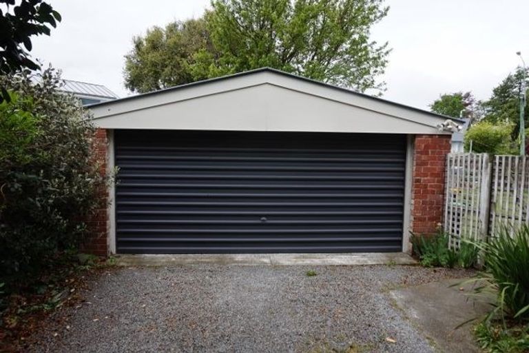 Photo of property in 96 Clyde Road, Ilam, Christchurch, 8041