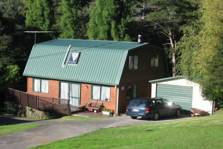 Photo of property in 122 Laingholm Drive, Laingholm, Auckland, 0604