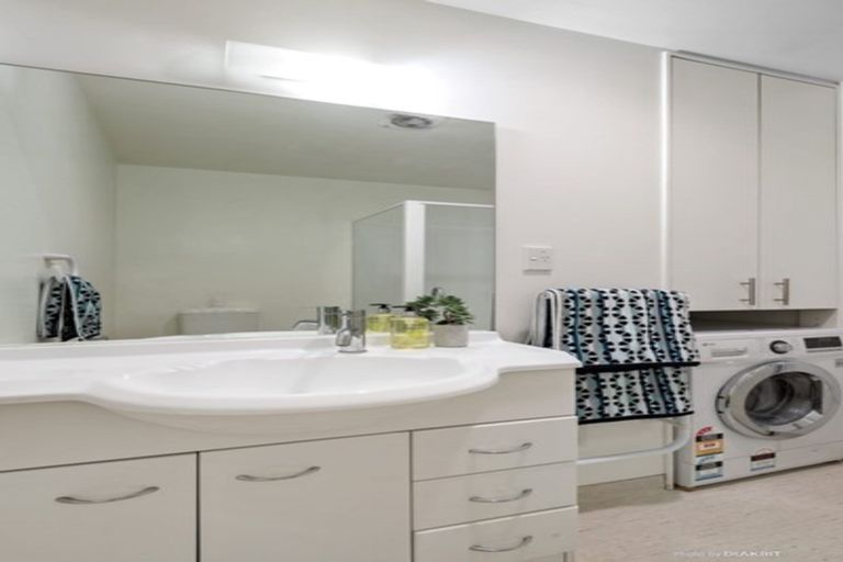 Photo of property in Gilmer Terrace Car Park, 206/9 Gilmer Terrace, Wellington Central, Wellington, 6011